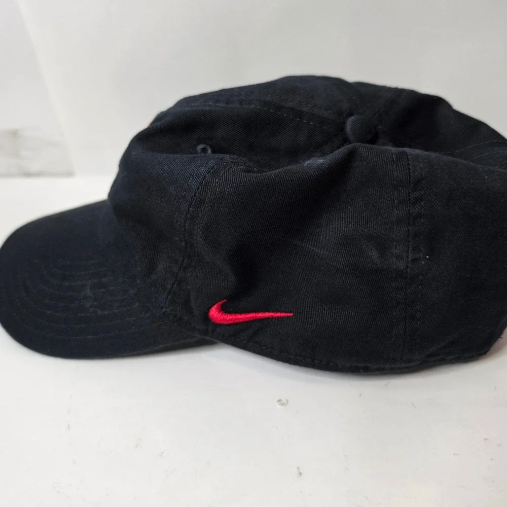 Nike Heritage 86 University of Houston Cougars Hat Cap Black Red Baseball Paw